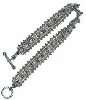 B Elegant Daisy Bracelet